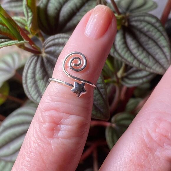 Sterling Silver Star Toe Ring - Picture 3 of 4